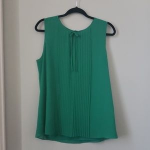 Pleat front top